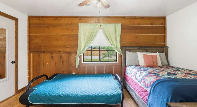The Cozy Cottage Getaway - Private Pool & Hot Tub, Boek Vakantiehuis Hotels in Missouri met zwembad, Zwembad