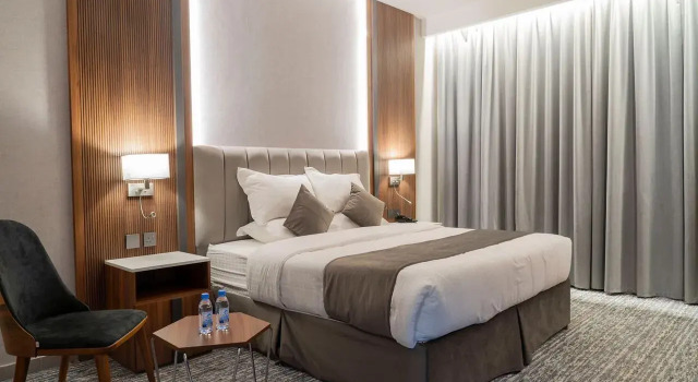 فندق ركاز الماسي - Rekaz Diamond Hotel, Забронировать Отель Отели Эль-Мадина с бассейном, Бассейн