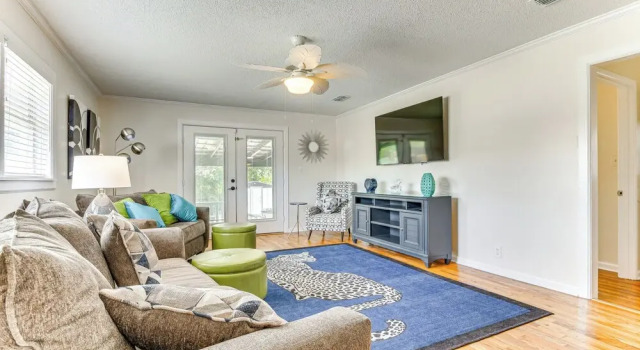 Коттедж Pensacola Home w/ Covered Patio: 1 Mi to Downtown!