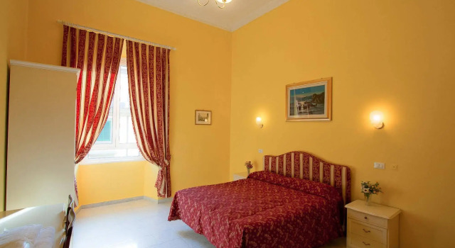 Bed In Roma, Забронировать Отель Отели Рима с завтраком, рядом с Универмаг La Rinascente, Завтраки