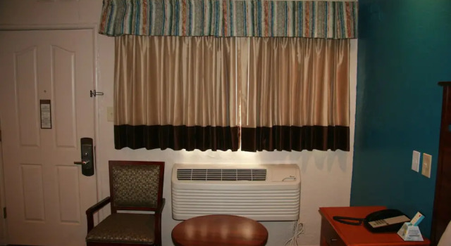 Двухместный номер Deluxe Civic Center Lodge / Lake Merritt BART