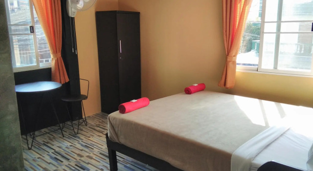 Кровать в общем номере North Star Guest House