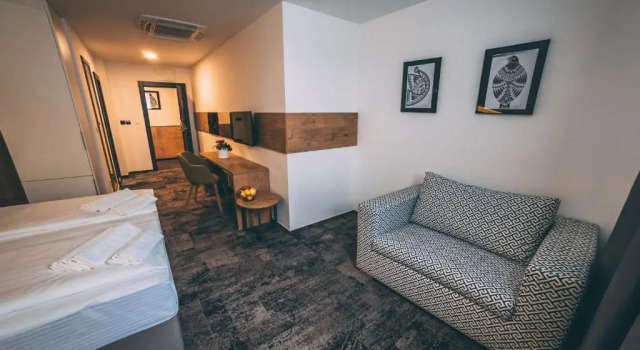 Трёхместный номер Deluxe Orange Hotel