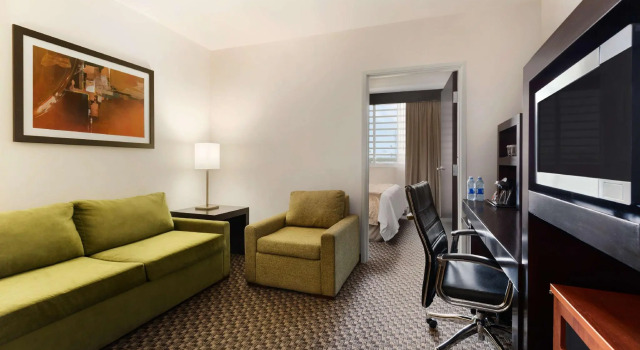 Двухместный полулюкс DoubleTree by Hilton Queretaro