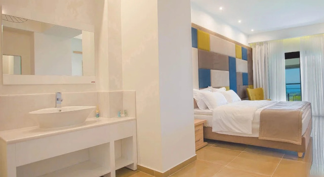 Полулюкс с балконом и с видом на море My Suite