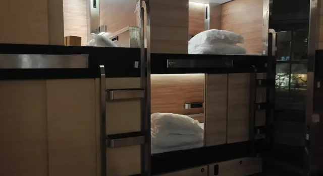 Капсула I Street Capsule Hostel