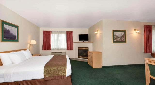 Двухместный люкс Inn at Lander, Travelodge by Wyndham