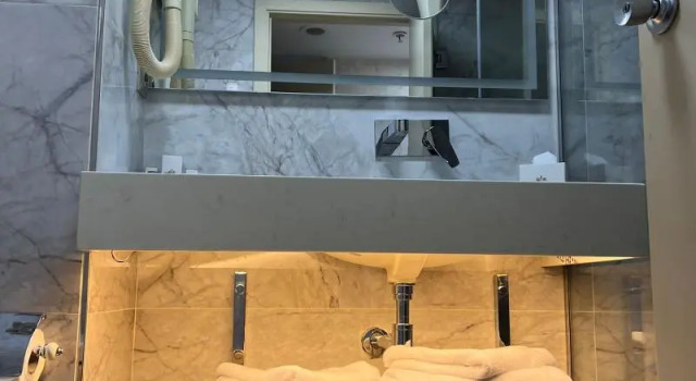 Одноместный номер Standard Euro Plaza Hotel