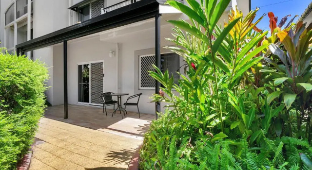 Апартаменты с 2 комнатами Cairns Reef Apartments & Motel