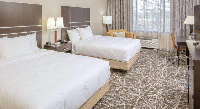 Четырёхместный номер Standard DoubleTree by Hilton Boston-Rockland