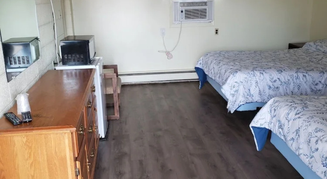 Четырёхместный номер Classic с балконом Olympia Motel