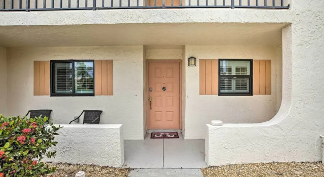 Cheery Condo With Pool Access: 3 Miles to Beach!