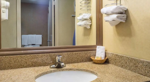 Номер Standard Days Inn by Wyndham Westminster