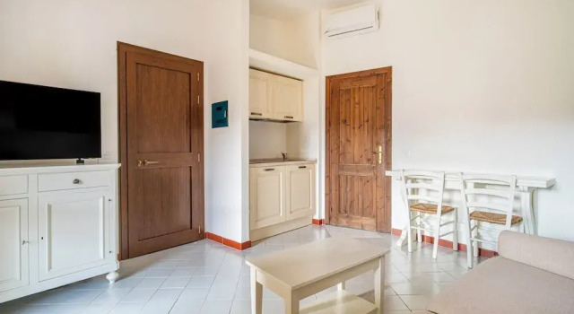 Aparthotel in Costa Serena just 700 mt from the sea, Book Condo Hotel Palau Emerald Coast