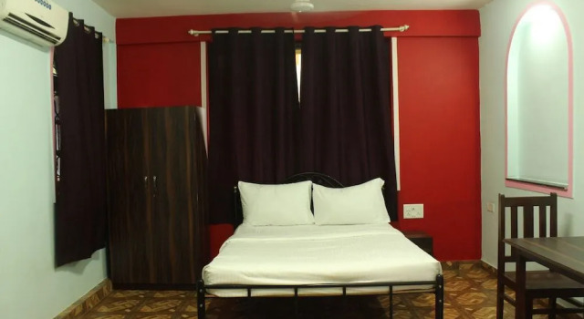 OYO 6453 Home Studios behind KFC Calangute, Rezerwuj Hotel Calangute North Goa