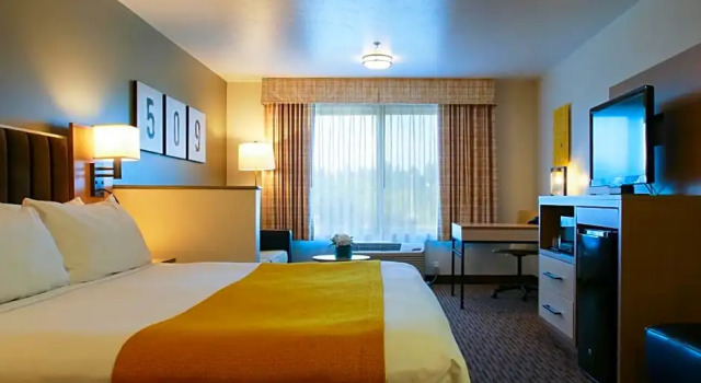 Люкс с видом на реку Oxford Suites Spokane Valley