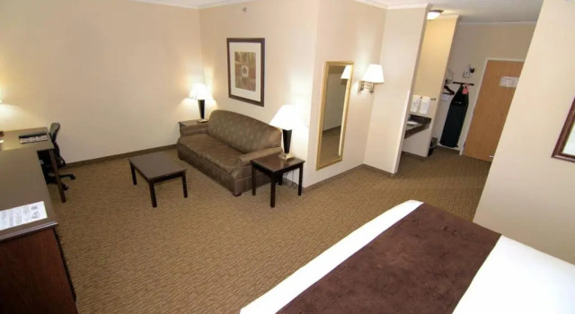 Двухместный люкс Standard Rock Island Inn & Suites