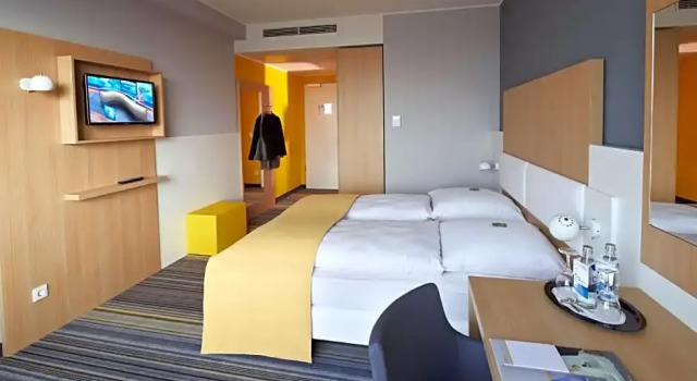Номер Business Premier Inn Würzburg