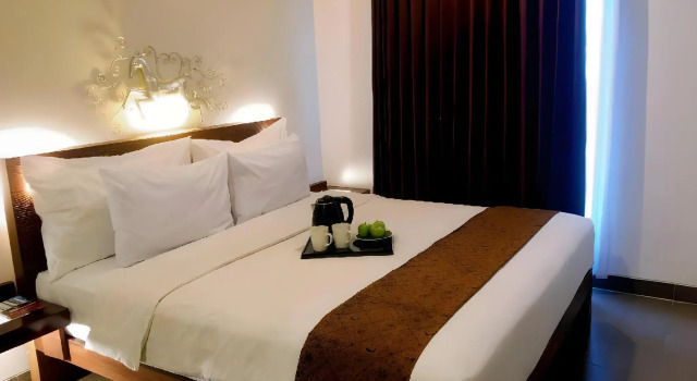 Burza Hotel, Book Hotel Hotels in Sumatra with Breakfast, Breakfasts