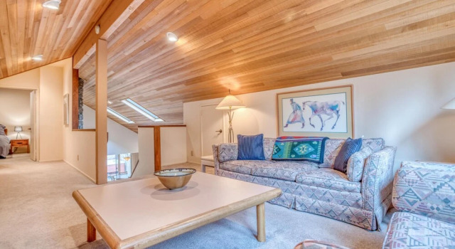 9 Salishan, Забронировать Отель Отели Санривер с парковкой, Парковка