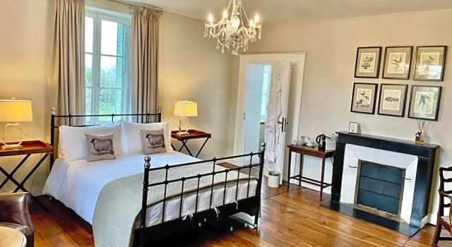 Maison Hirondelles Gîtes, Prenota Hotel cantone di Mézières-sur-Issoire Alta Vienne