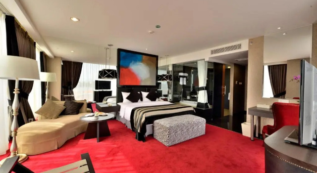 Suite Amaroossa Cosmo Jakarta