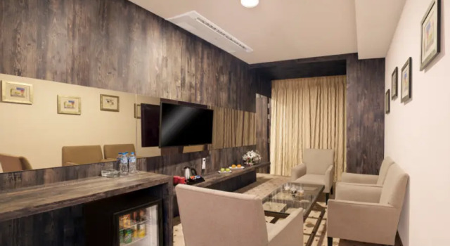 Люкс Royal Regenta Central Hotel & Convention Nagpur