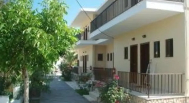 The 3 Little Pigs apartments, Забронировать Апартаменты/квартира Отели периферии Ионических островов с парковкой, Парковка