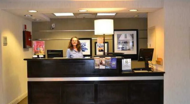 Hampton Inn Mobile North Saraland, Boek Hotel Saraland Alabama