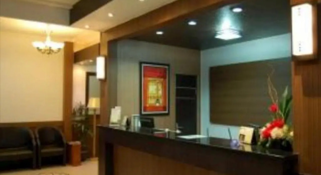 Grand Sari Hotel, Book Hotel Cheap Hotels in Padang