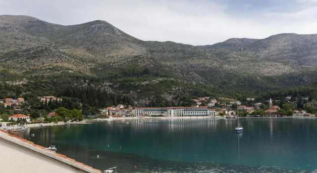 Апартаменты с видом на море Guest House Rajic