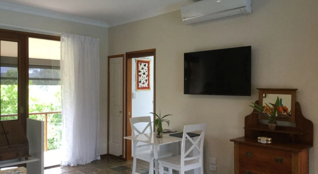 The Croft Bed and Breakfast, Boek Hotel Bonogin Queensland
