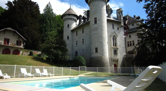 Коттедж Apartment in Serrieres With Alps View Pool