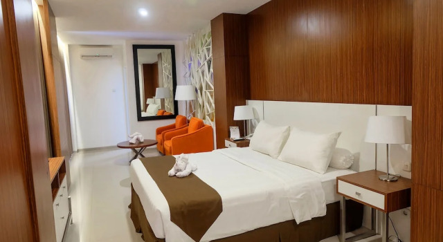 Double suite junior Front One Hotel Pamekasan Madura