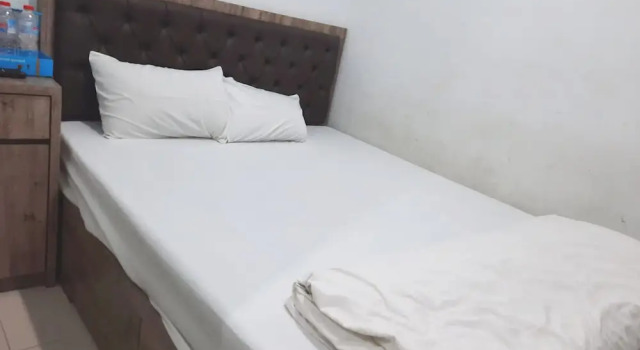 Номер Standard OYO Life 92883 Kost Ratana Cengkareng Syariah