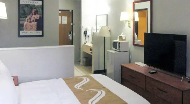 Шестиместный номер Standard Quality Inn & Suites Salina National Forest Area