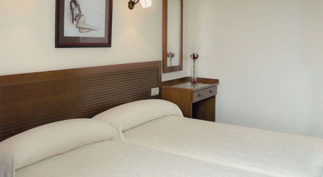 Hotel Panorama Tapia, Забронировать Отель Отели в центре Тапия-де-Касарьего с завтраком, отели в центре Тапия-де-Касарьего с завтраком