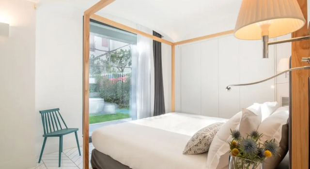 Luxury Suite with Garden and Jacuzzi