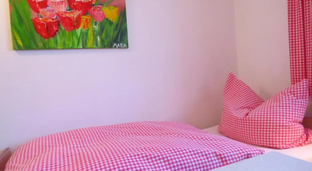 Четырёхместный номер Standard Gästehaus Huber - traditional Sixties Hostel