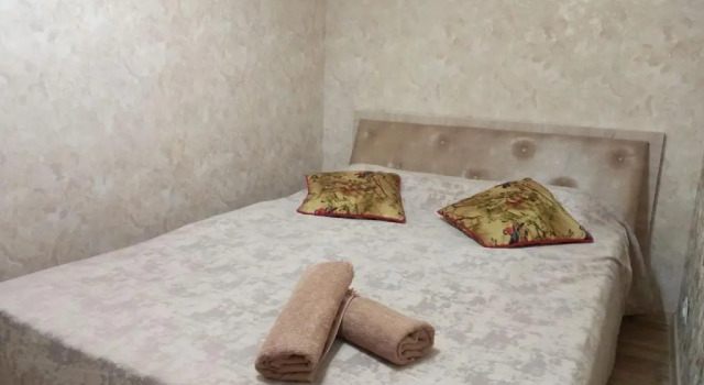 Комфортный дом до 4х человек. Есть парковка на 2 машины, Wi-Fi, TV.
