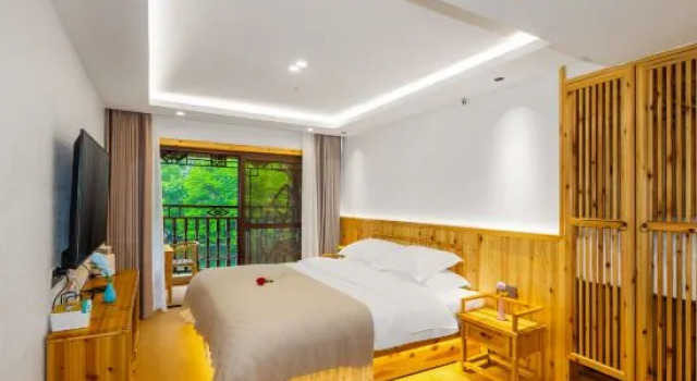 Люкс Fengqiao Light Rain; Xingge Li Homestay (Fenghuang Ancient City Fengqiao Store)