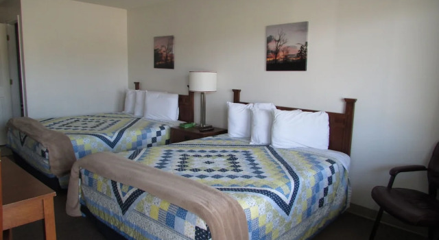 Четырёхместный номер Standard Douglas Inn & Suites, Blue Ridge, GA