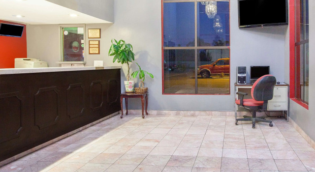 Americas Best Value Inn & Suites Bakersfield Central, Buchen Sie Hotel SPA-Hotels in Bakersfield, SPA