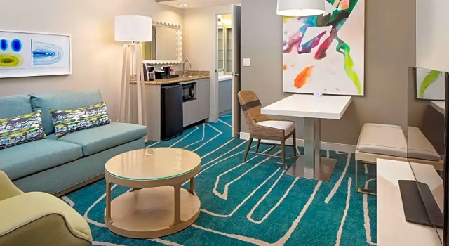 Двухместный люкс with Tub Mobility Accessible c 1 комнатой Embassy Suites by Hilton San Diego Bay Downtown