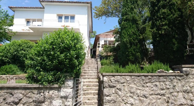 Rooms Villa Lucija, Забронировать Вилла Отели Приморско-Горанской жупания с парковкой, Парковка