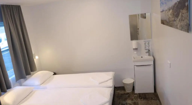 Четырёхместный номер Economy Höfn Hostel