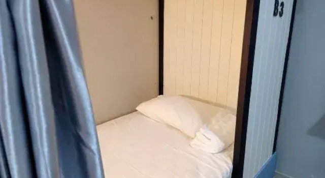 Кровать в общем номере (мужской номер) Bunk Ubon Hostel