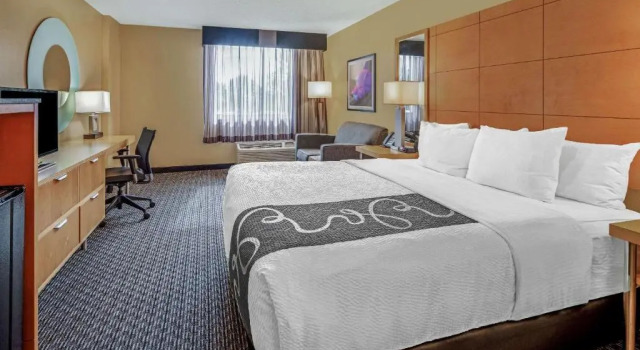 Номер Standard La Quinta by Wyndham Naples Downtown