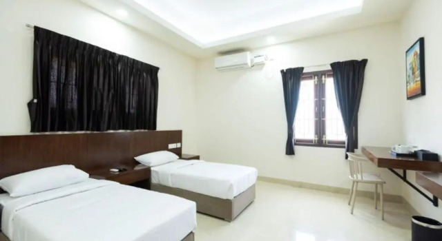 Номер Standard Mayfair Service Apartments