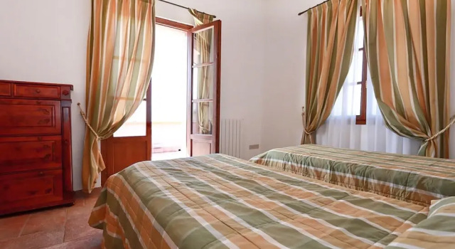 Trilo 6, Book Hotel Riparbella 